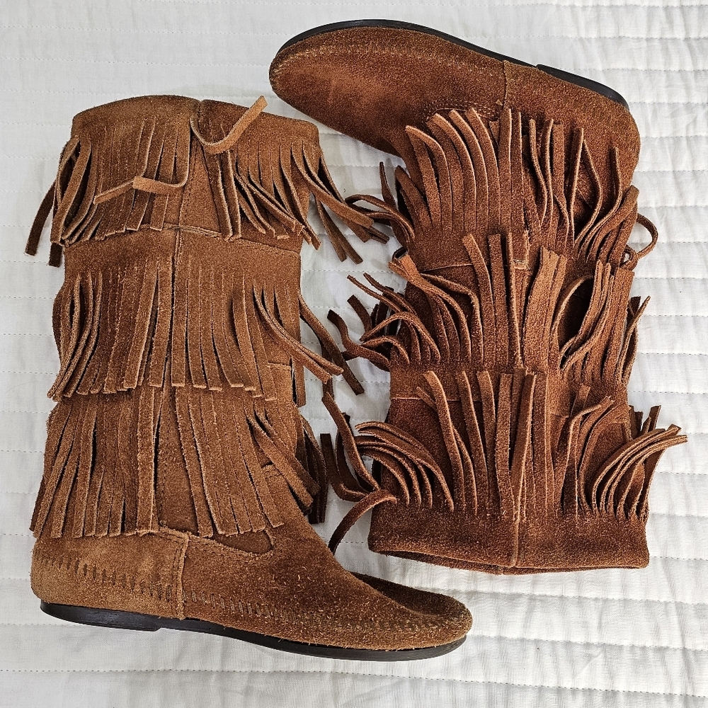 Minnetonka 3-Layer Fringe Boot Womens Size 5 - image 8